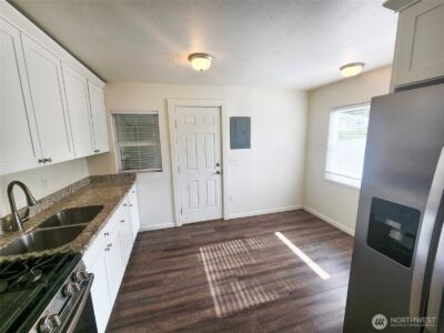 212 A&B Elm Street #A&B, Bremerton, WA 98310 - Photo 7