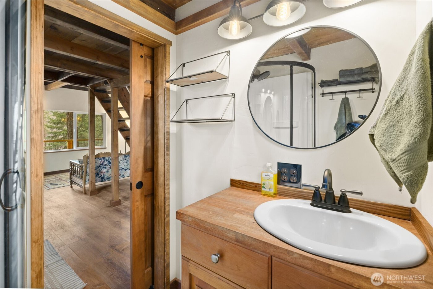 131 Casassa Road , Cle Elum, WA 98922