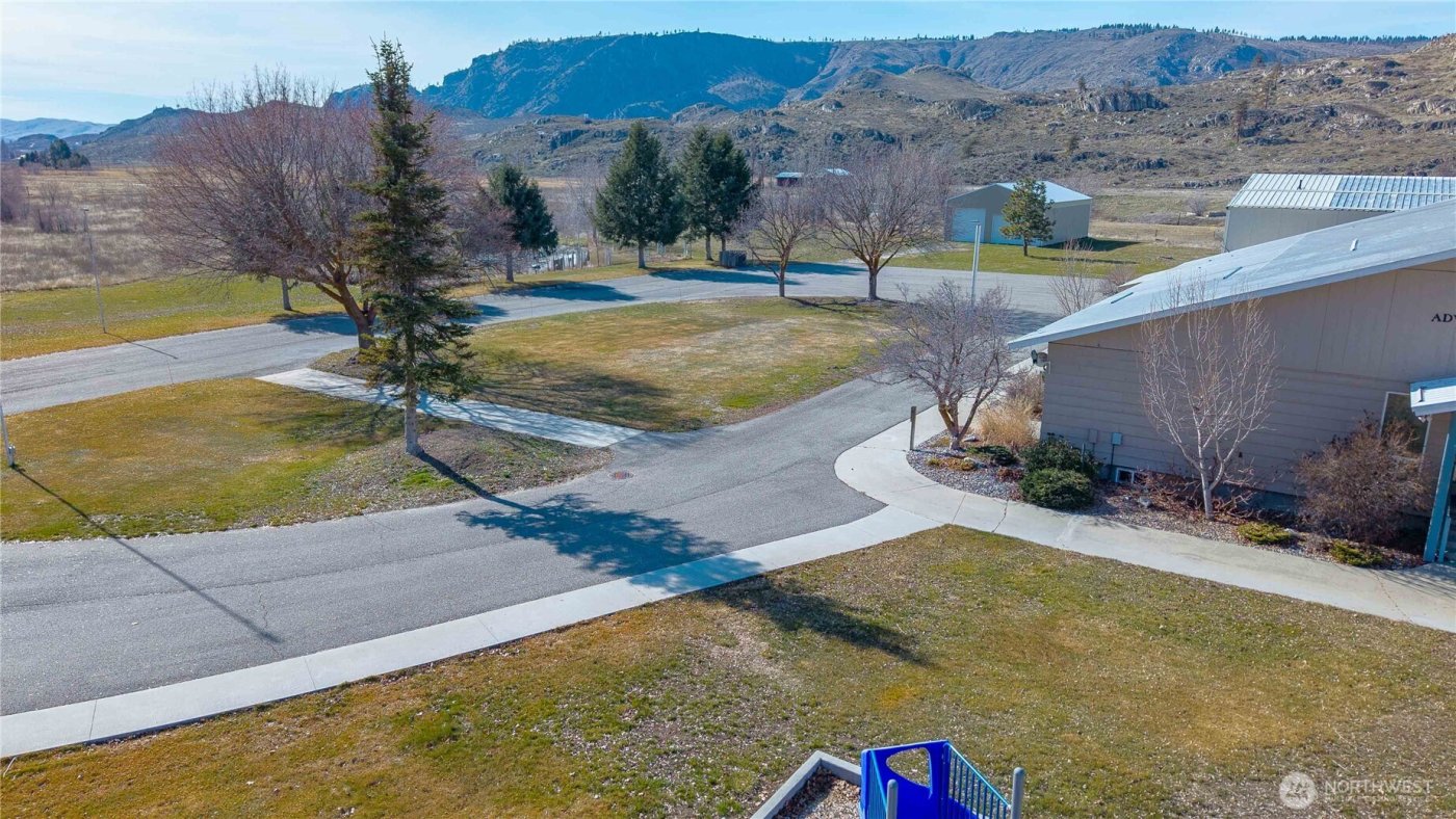 115 Valley Rd. #B, Brewster, WA 98812