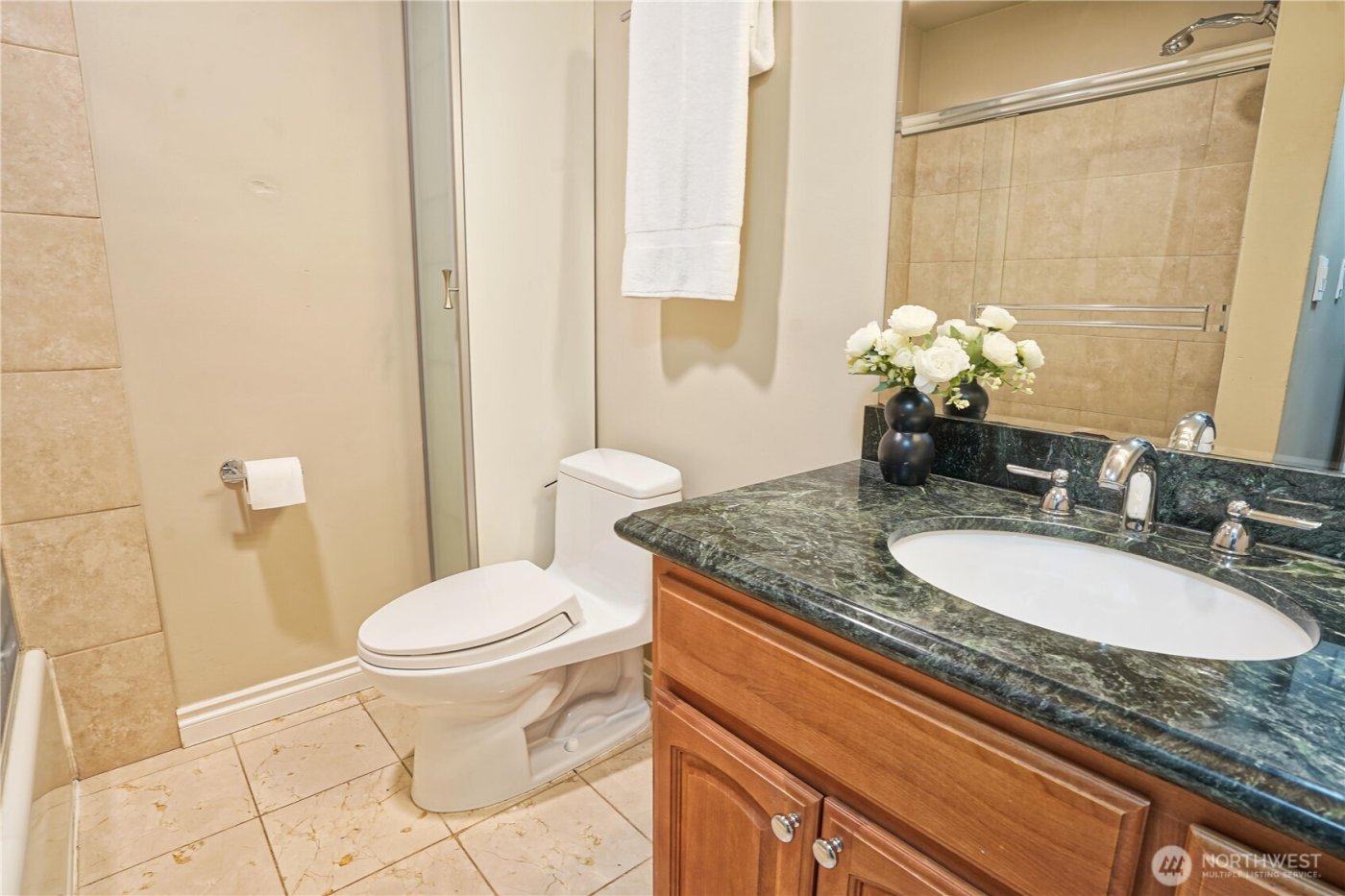 633 NW 85th Street #102, Seattle, WA 98117