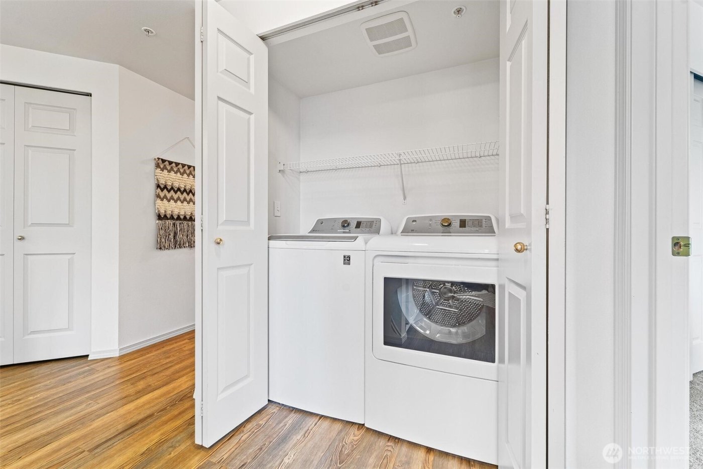 15020 Bothell Way NE #502, Lake Forest Park, WA 98155