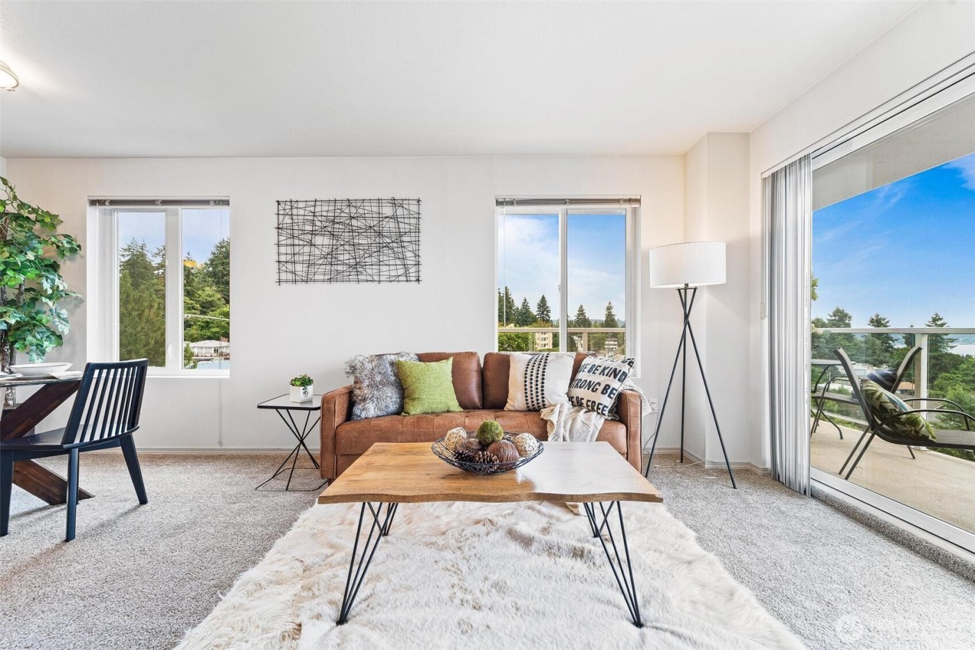 15020 Bothell Way NE #502, Lake Forest Park, WA 98155