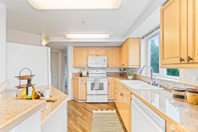 15020 Bothell Way NE #502, Lake Forest Park, WA 98155 - Photo 9