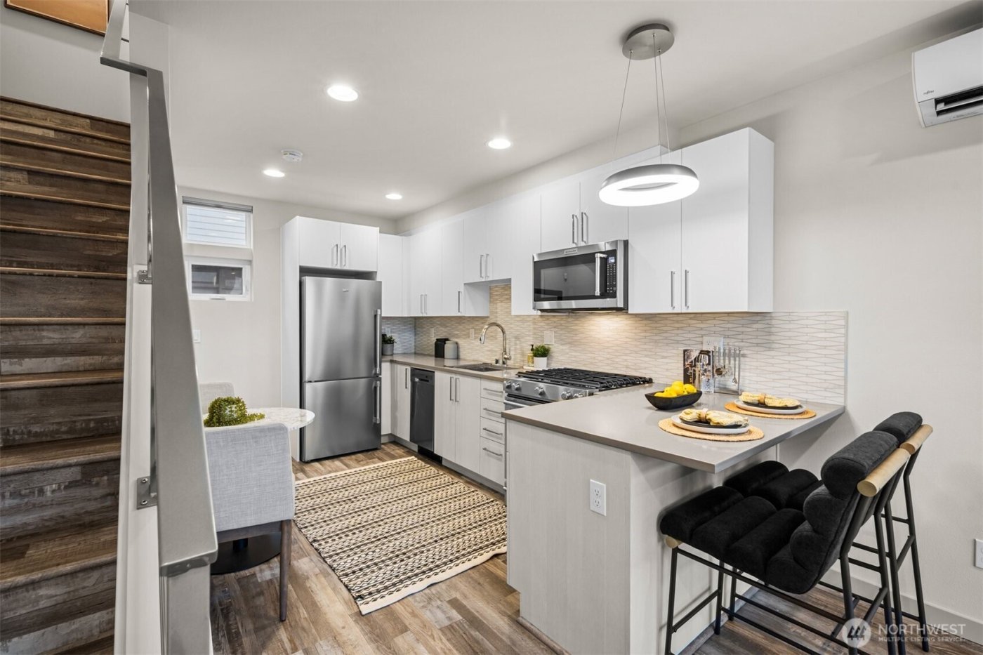 728 N 43rd Street , Seattle, WA 98103