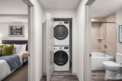 728 N 43rd Street , Seattle, WA 98103 - Photo 12