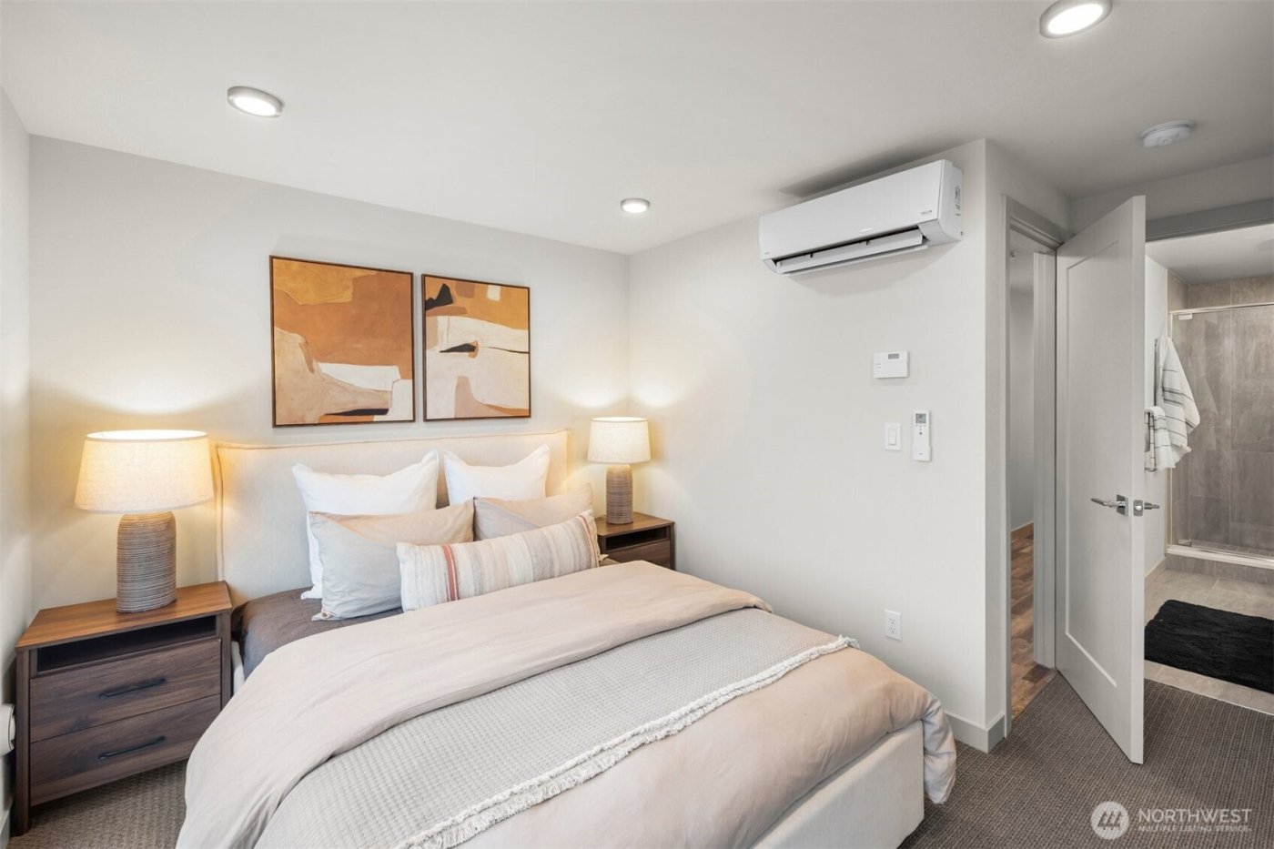 728 N 43rd Street , Seattle, WA 98103