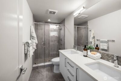 728 N 43rd Street , Seattle, WA 98103 - Photo 19