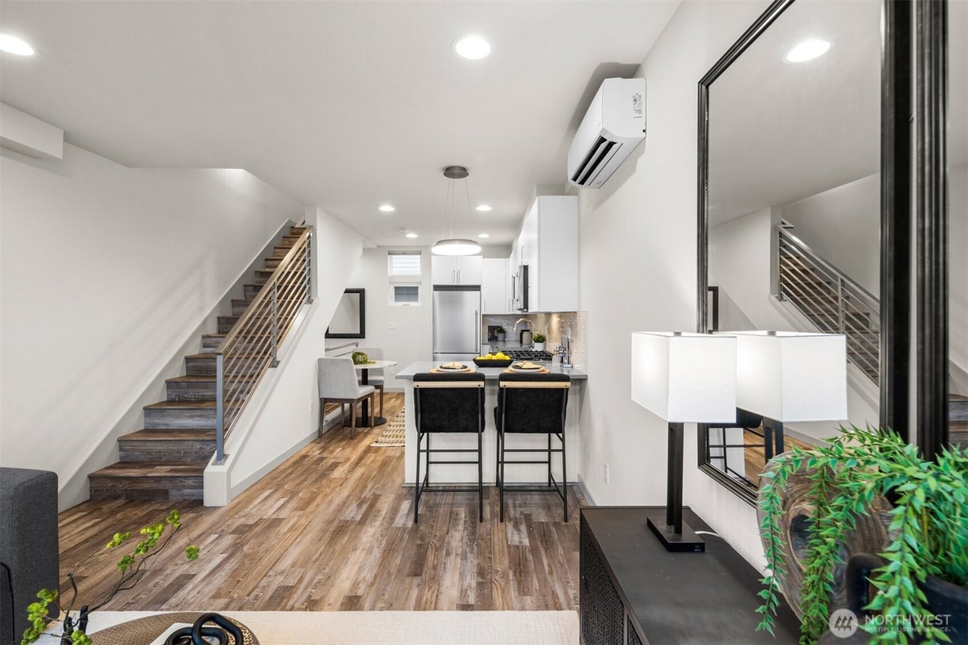 728 N 43rd Street , Seattle, WA 98103