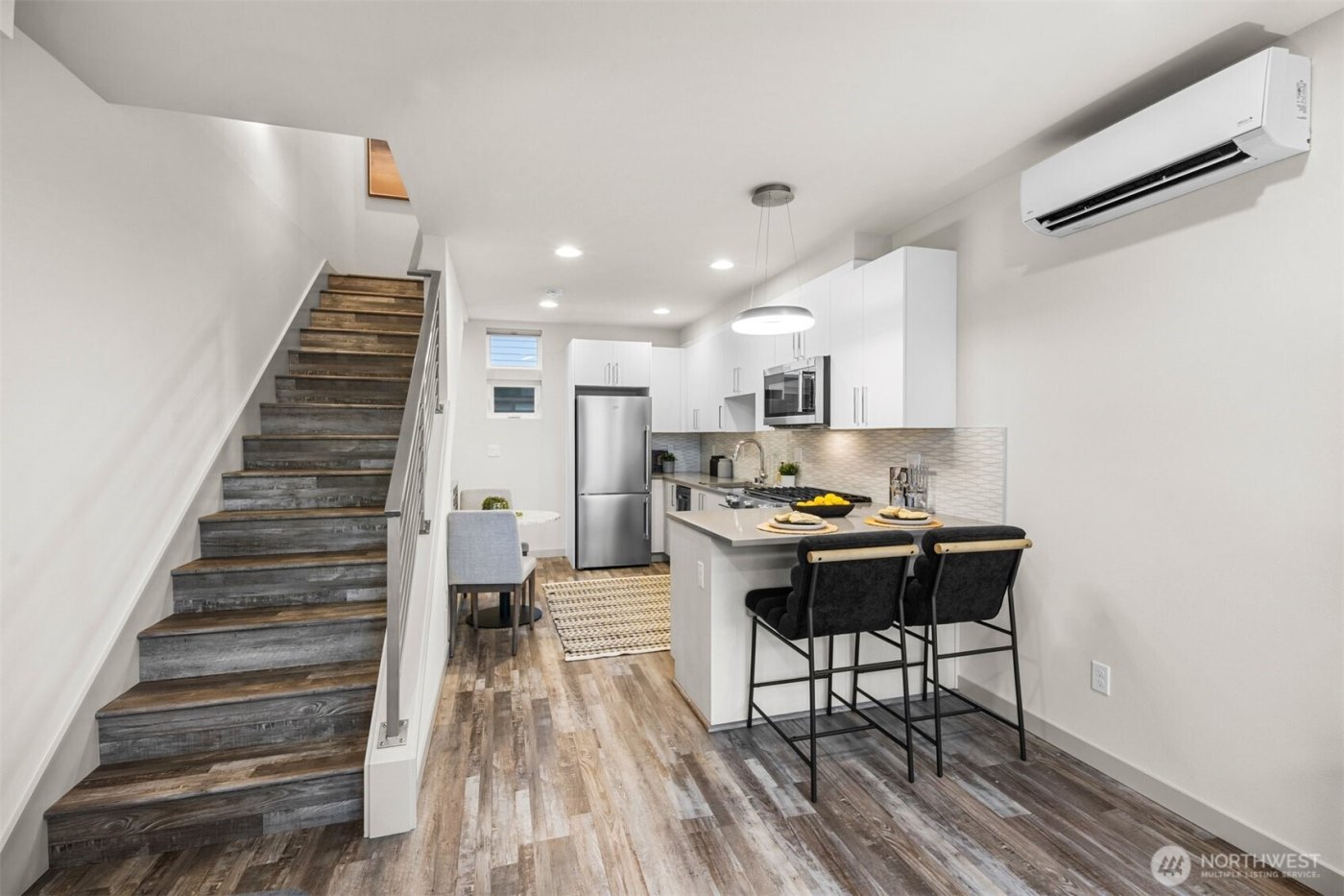 728 N 43rd Street , Seattle, WA 98103