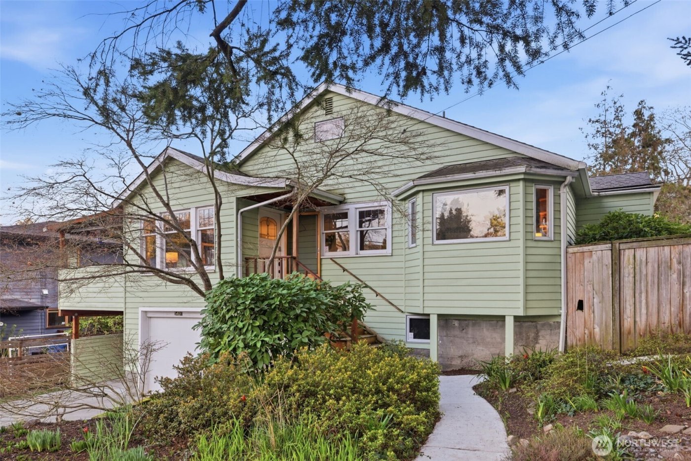 5401 S Angeline Street #102, Seattle, WA 98118-1534