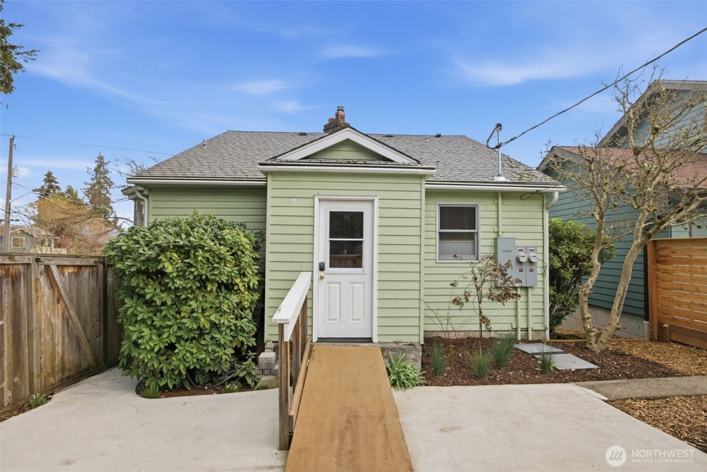 5401 S Angeline Street #102, Seattle, WA 98118-1534