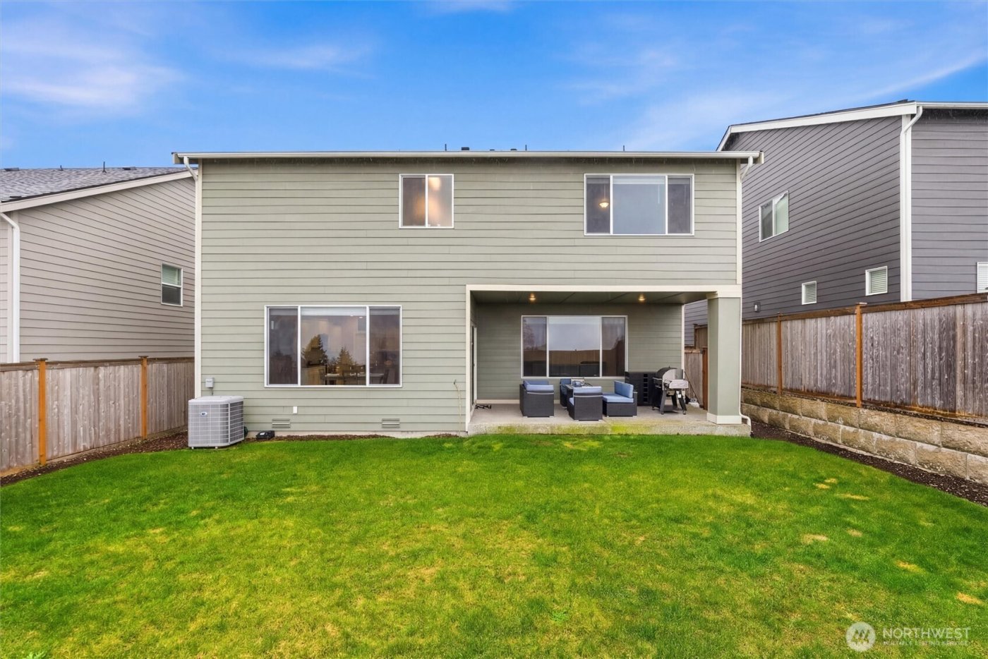 1323 Baker Heights Loop , Bremerton, WA 98312