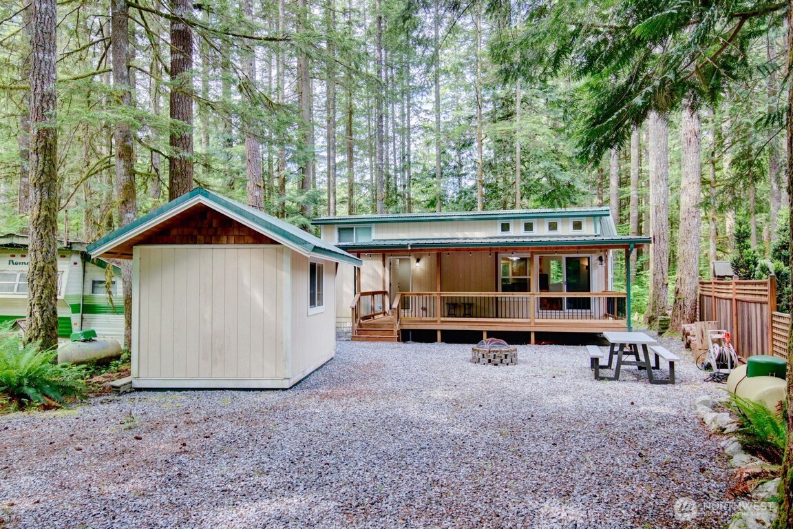 20 Goldrush Road , Deming, WA 98244