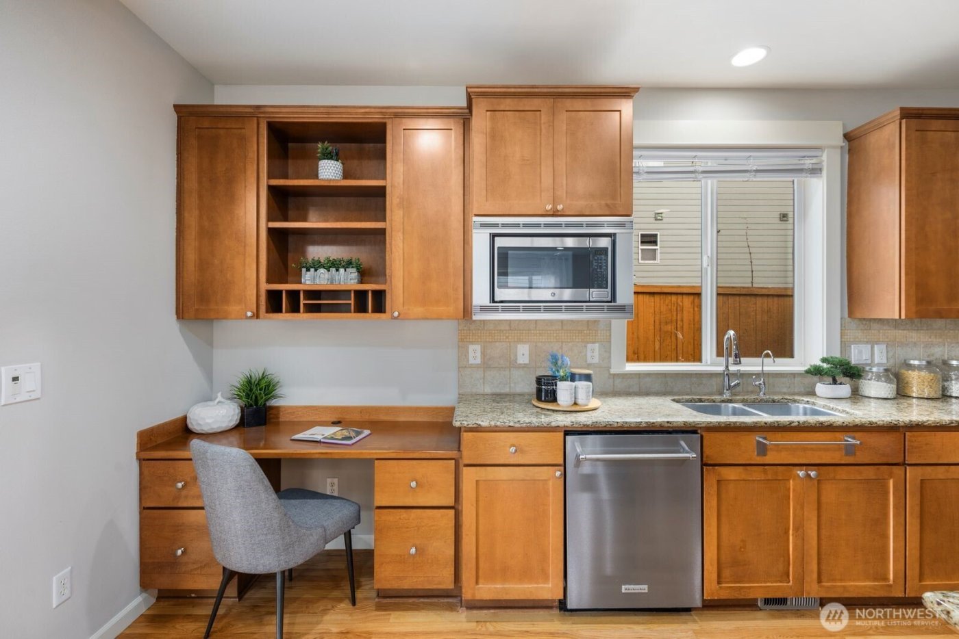 5620 NE 6th Place , Renton, WA 98059-4983