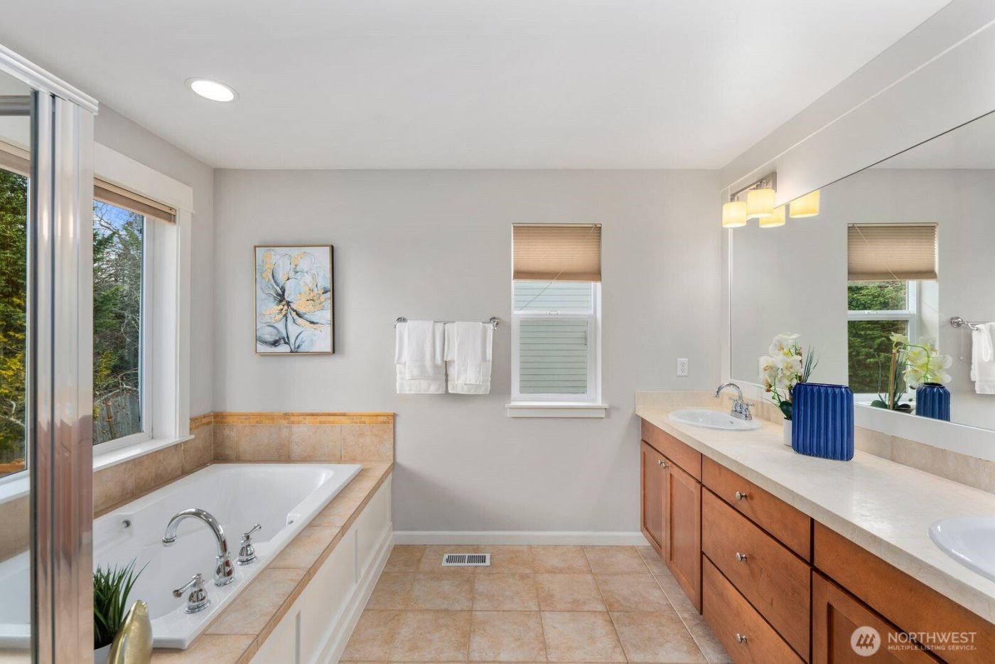 5620 NE 6th Place , Renton, WA 98059-4983