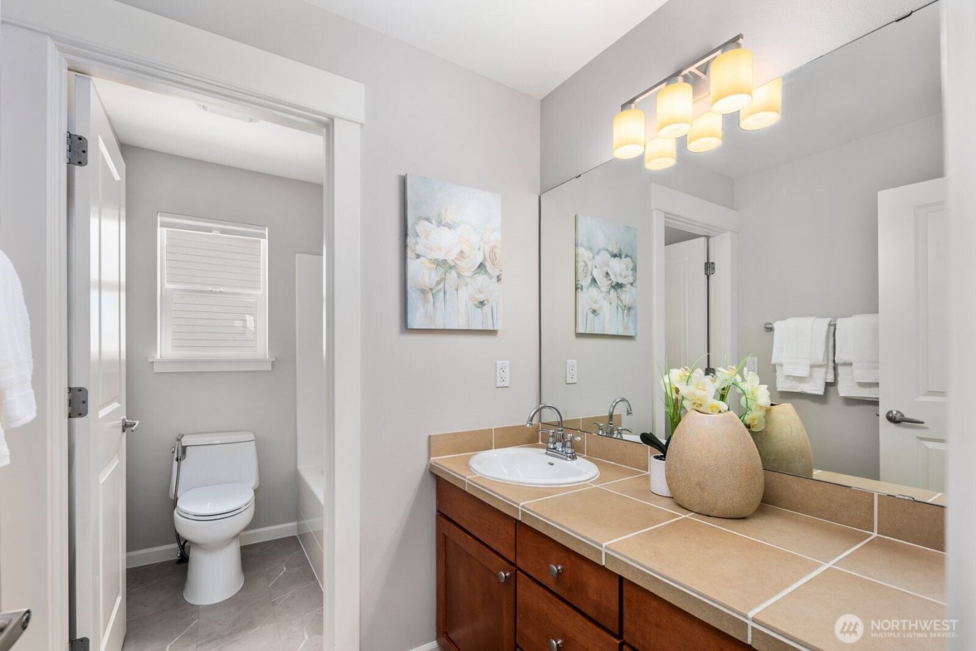 5620 NE 6th Place , Renton, WA 98059-4983