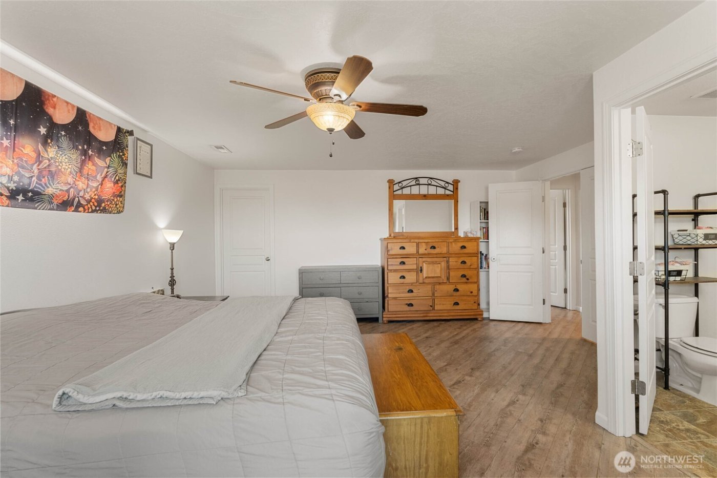 800 S Hamilton Road , Moses Lake, WA 98837