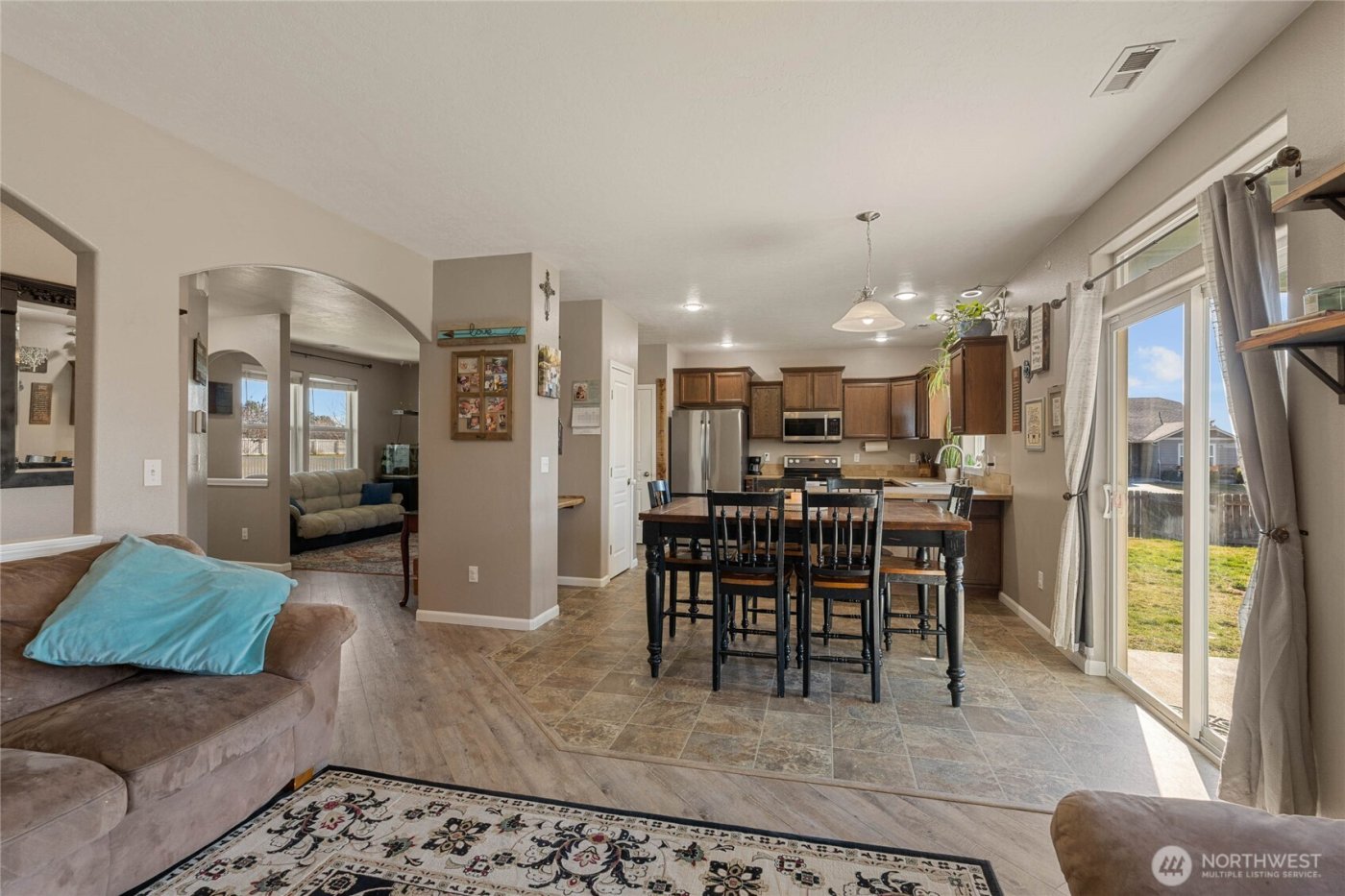 800 S Hamilton Road , Moses Lake, WA 98837