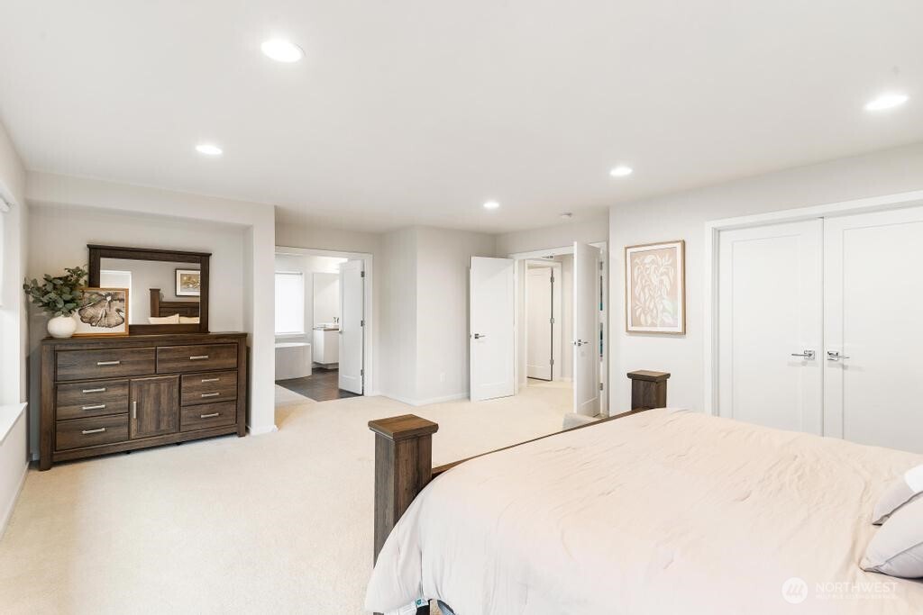 20308 SE 266th Street , Covington, WA 98042-6221