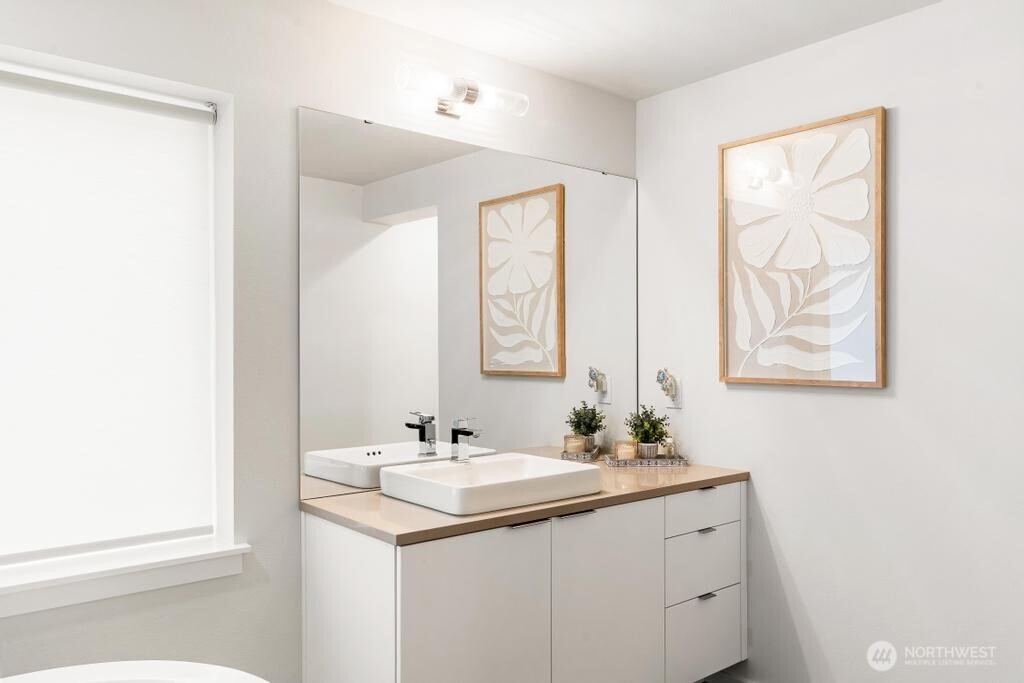 20308 SE 266th Street , Covington, WA 98042-6221