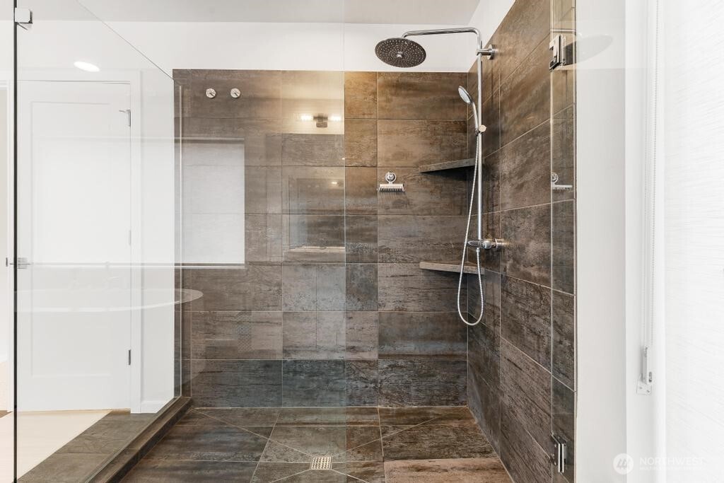 20308 SE 266th Street , Covington, WA 98042-6221