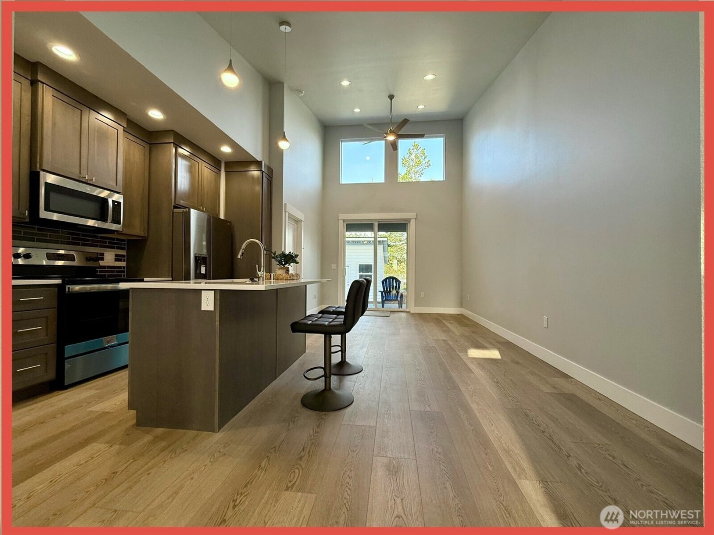 609 Sunset Avenue NE, Ocean Shores, WA 98569