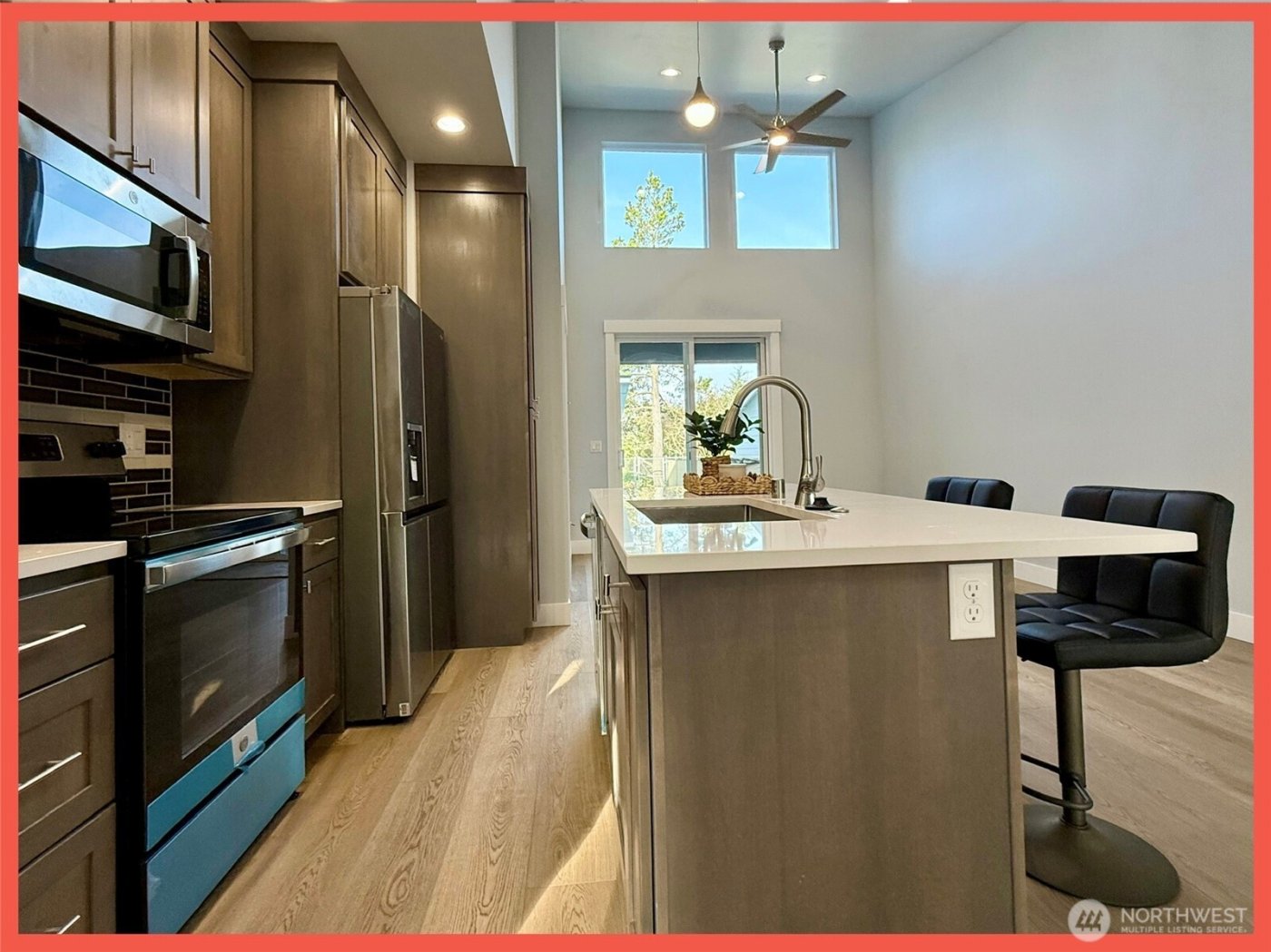 609 Sunset Avenue NE, Ocean Shores, WA 98569