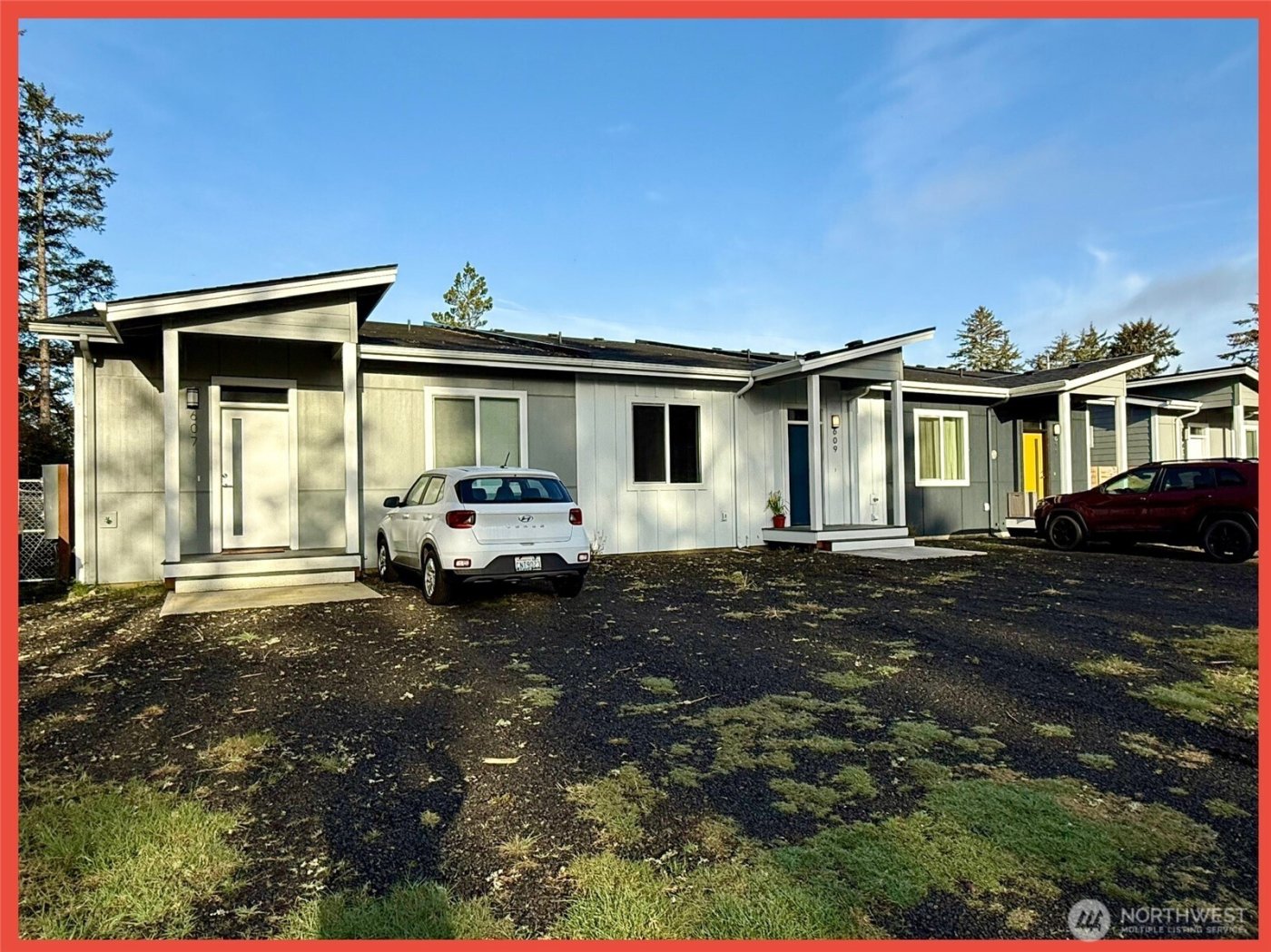 609 Sunset Avenue NE, Ocean Shores, WA 98569
