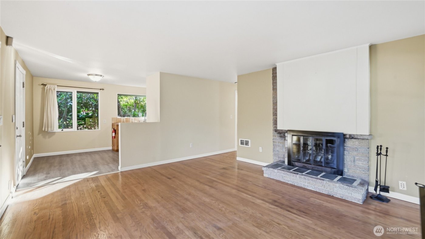 4721 26th Avenue SW, Seattle, WA 98106-1322