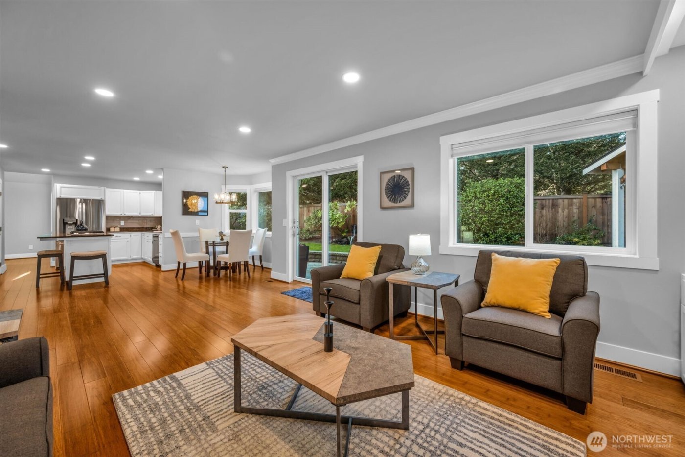 6121 140th Court NE, Redmond, WA 98052