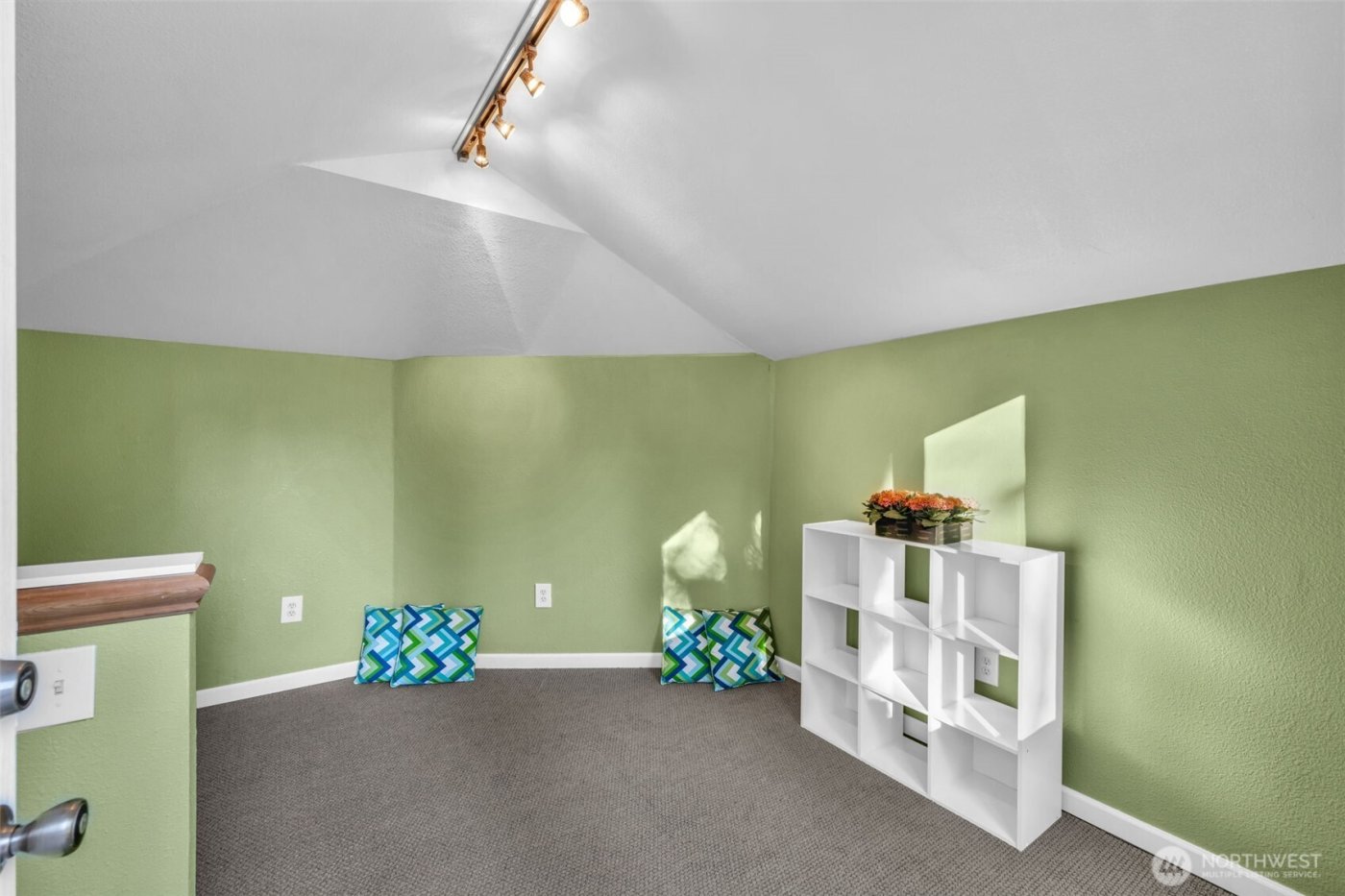 6121 140th Court NE, Redmond, WA 98052