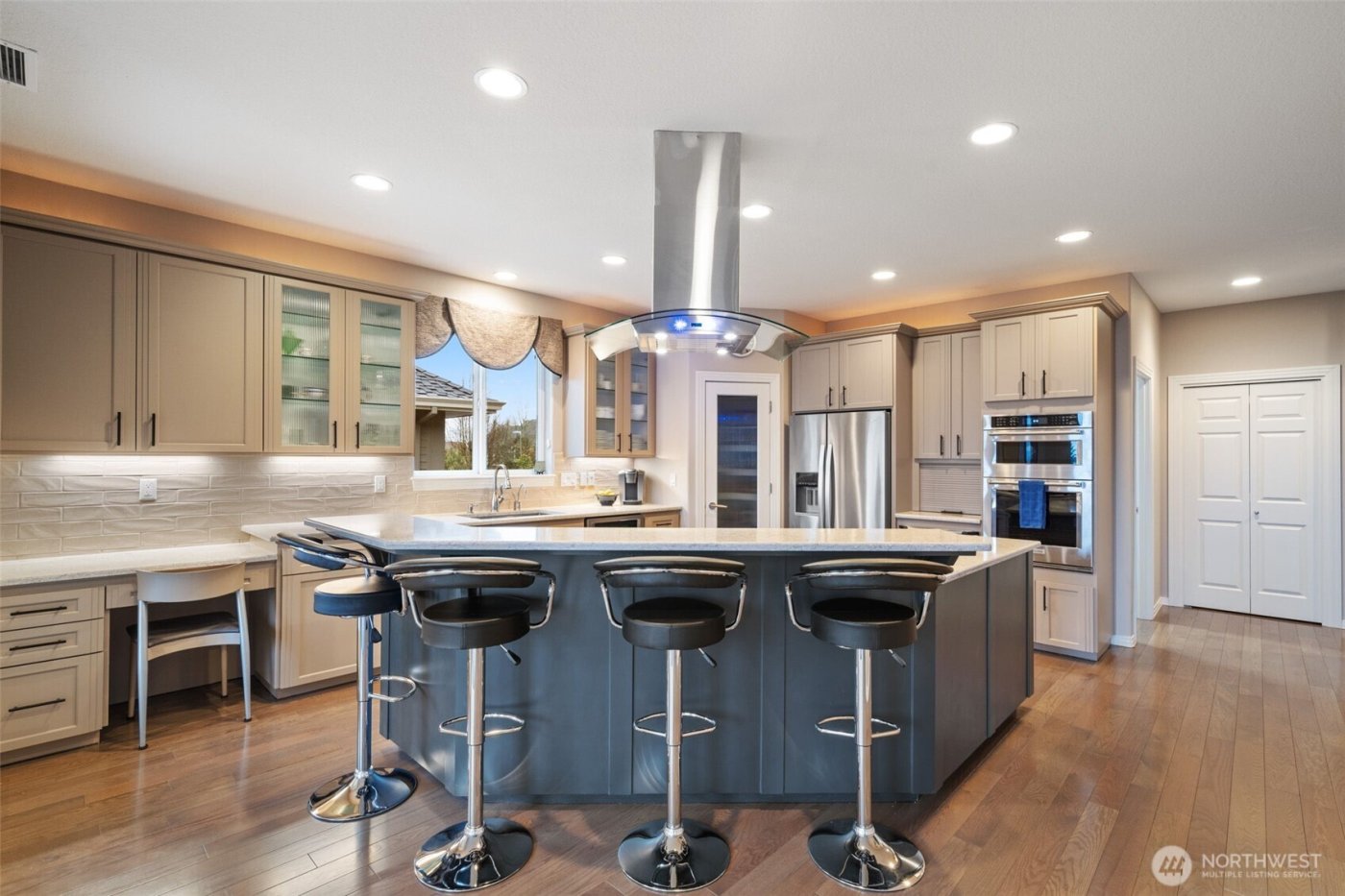 2305 NW Douglas Street , Camas, WA 98607