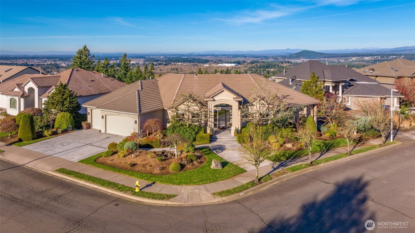 2305 NW Douglas Street , Camas, WA 98607