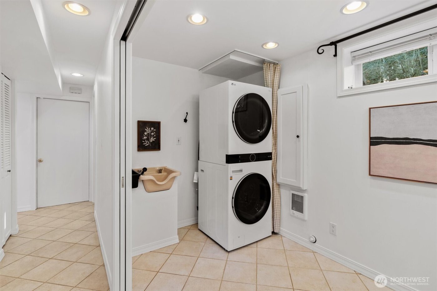 14423 75th Avenue NE, Kirkland, WA 98034-4930