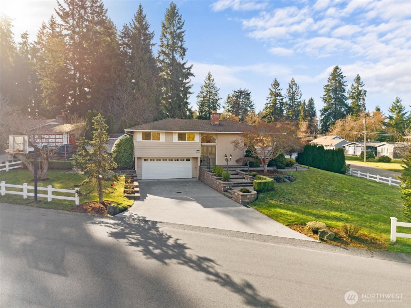 14423 75th Avenue NE, Kirkland, WA 98034-4930