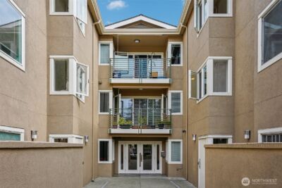 12034 15th Avenue NE #204, Seattle, WA 98125 - Photo 3