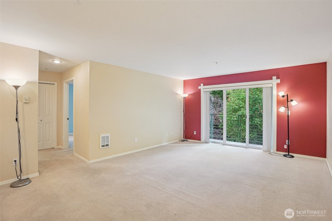 12034 15th Avenue NE #204, Seattle, WA 98125