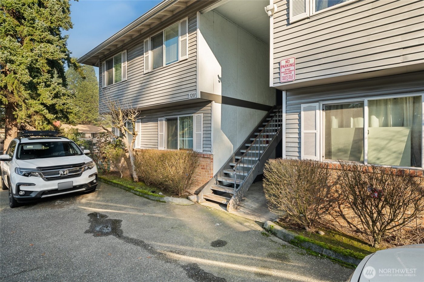 3201 S 208th Street , SeaTac, WA 98198