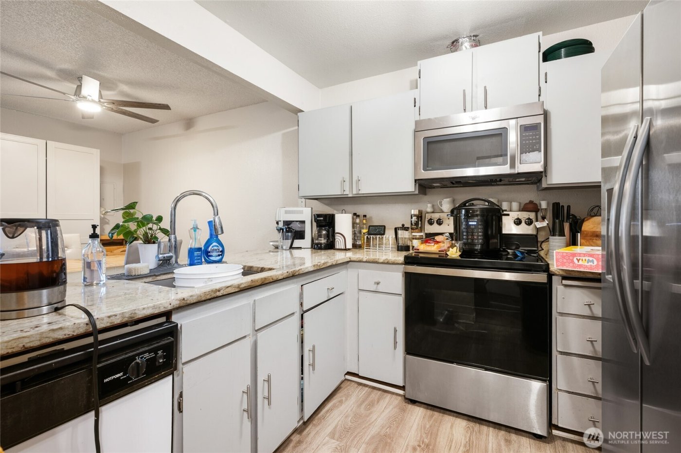 3201 S 208th Street , SeaTac, WA 98198