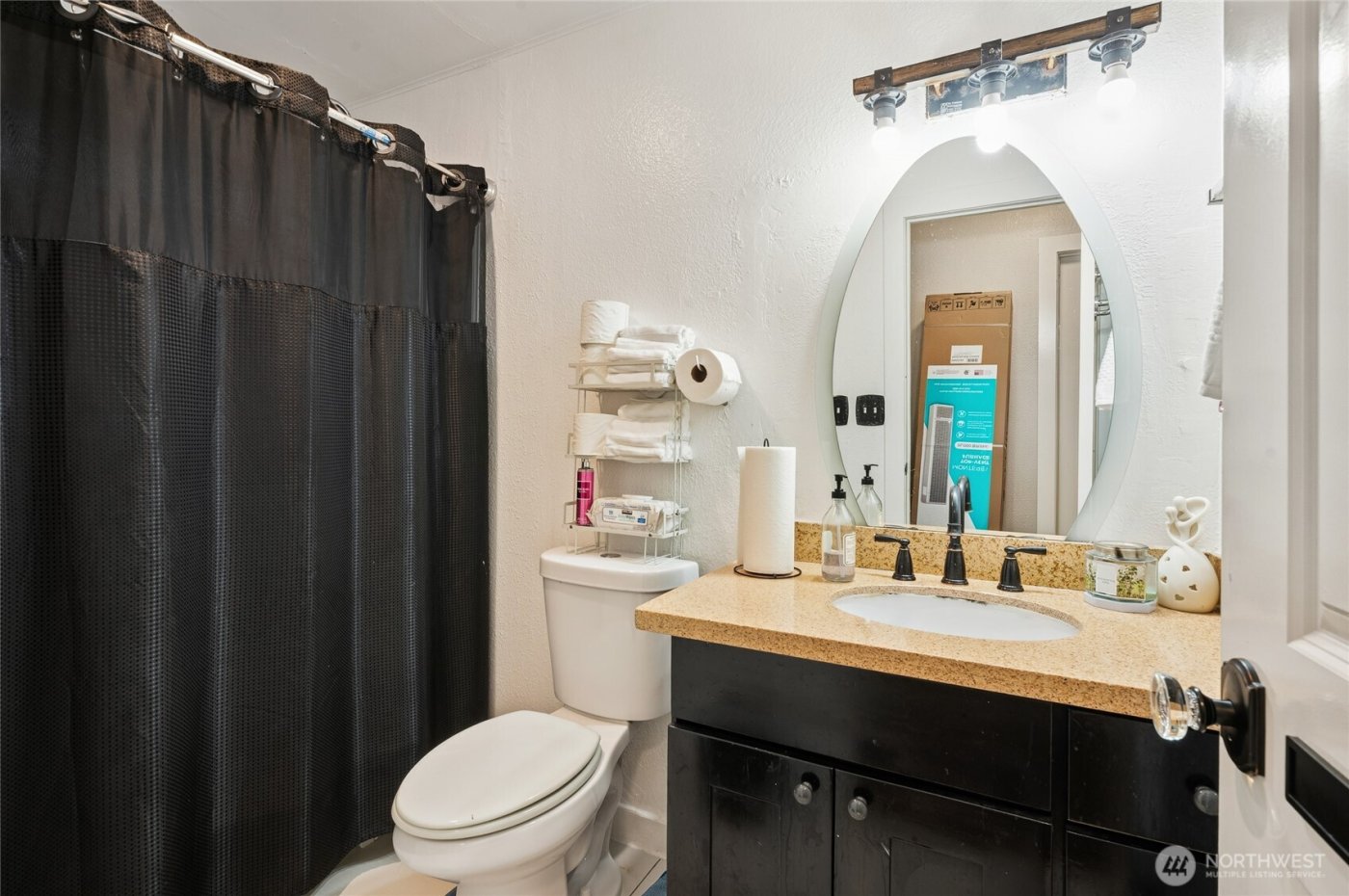 3201 S 208th Street , SeaTac, WA 98198