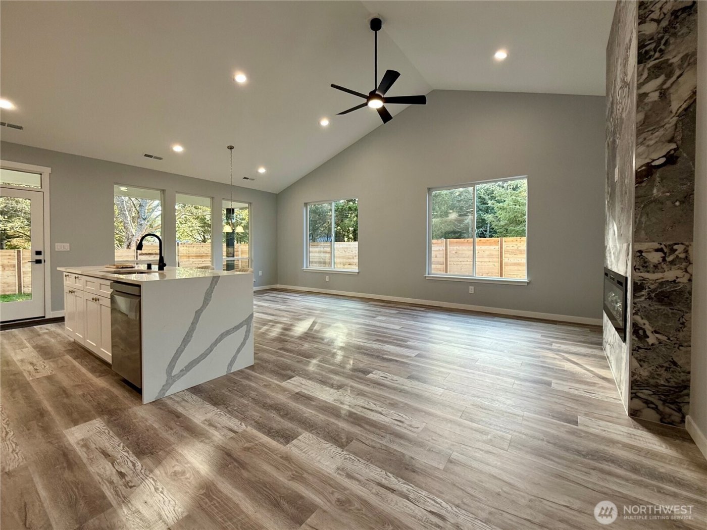 716 Island Circle SE, Ocean Shores, WA 98569