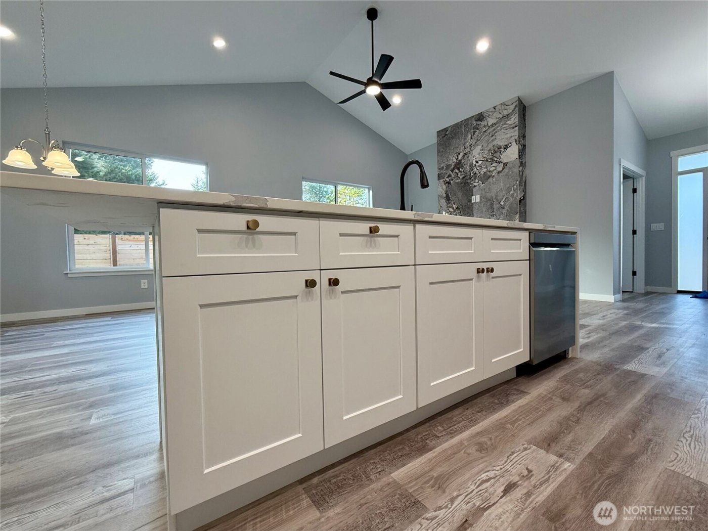 716 Island Circle SE, Ocean Shores, WA 98569