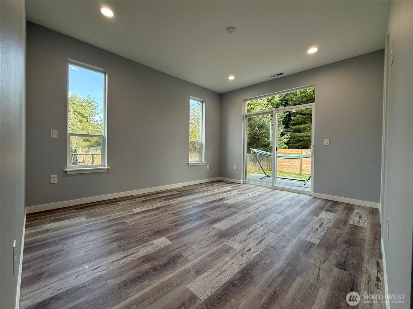 716 Island Circle SE, Ocean Shores, WA 98569