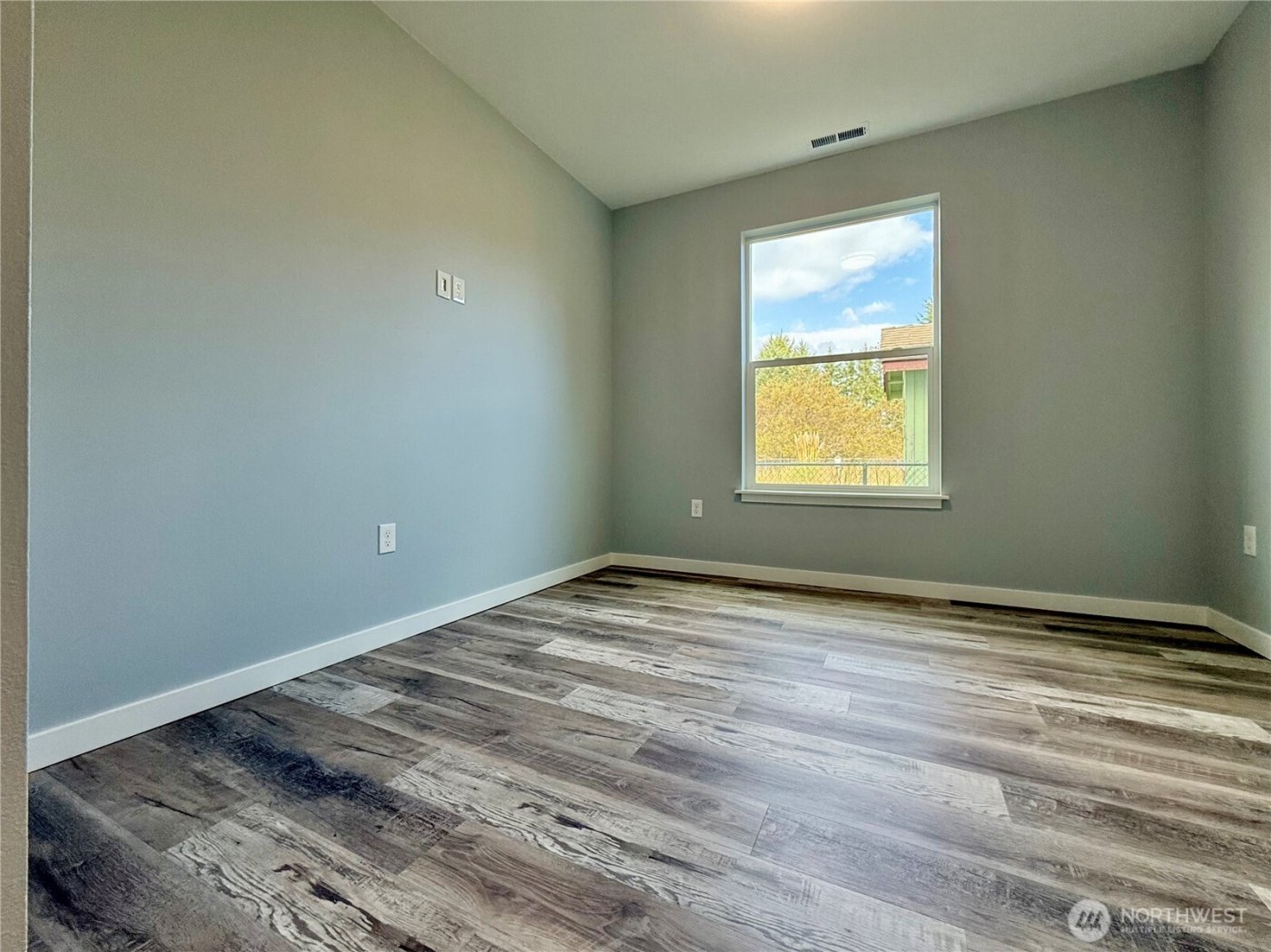 716 Island Circle SE, Ocean Shores, WA 98569