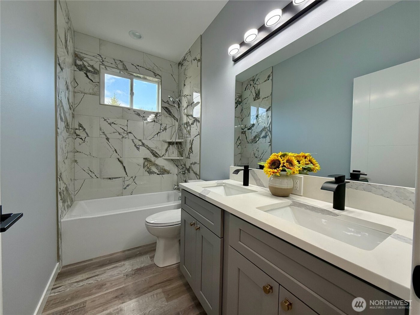 716 Island Circle SE, Ocean Shores, WA 98569