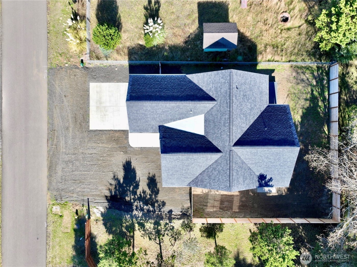 716 Island Circle SE, Ocean Shores, WA 98569