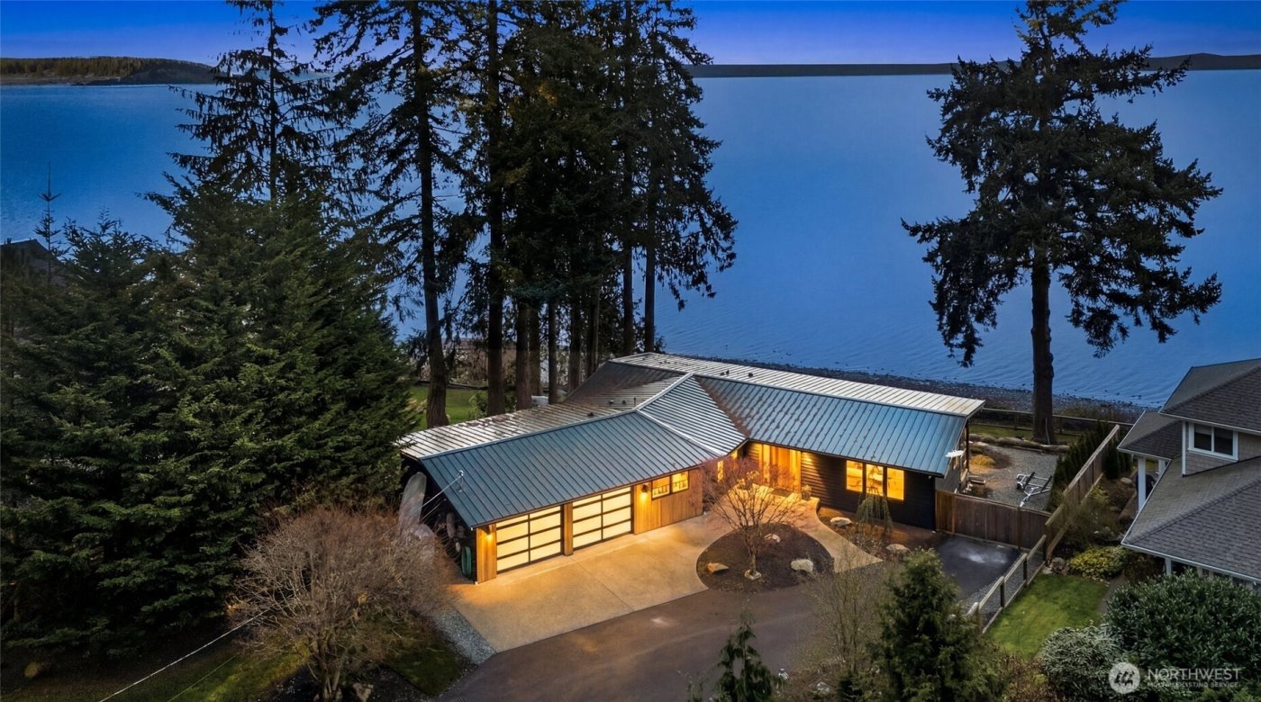 1067 Cavalero Road , Camano Island, WA 98282