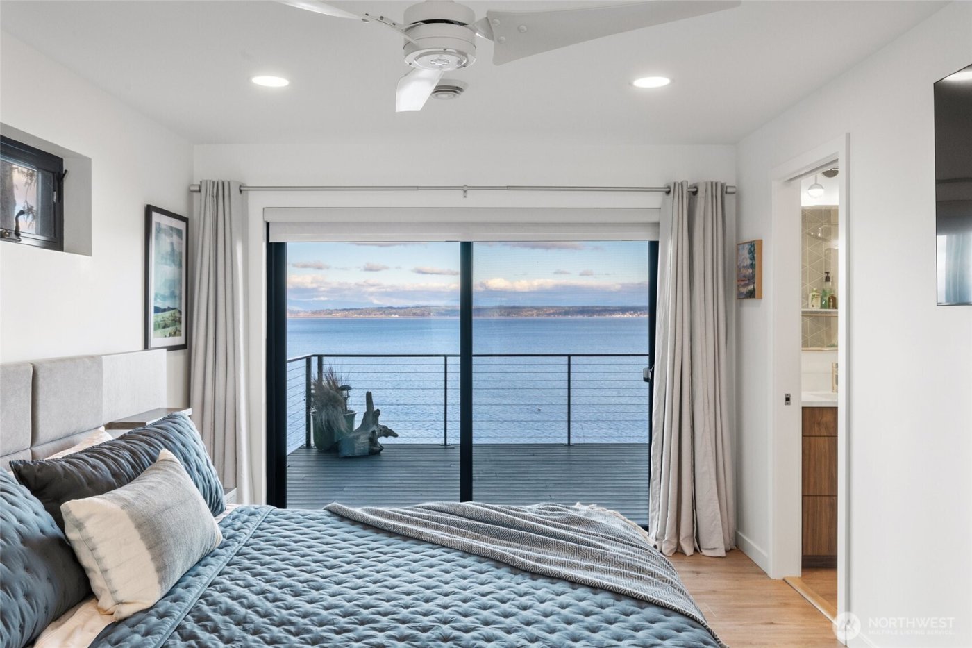 1067 Cavalero Road , Camano Island, WA 98282