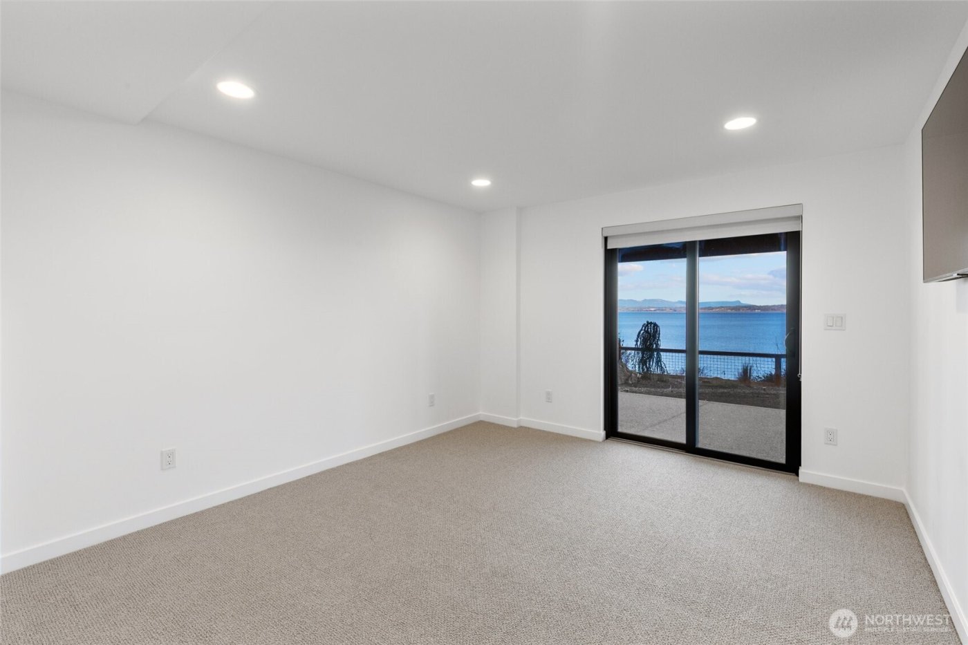1067 Cavalero Road , Camano Island, WA 98282