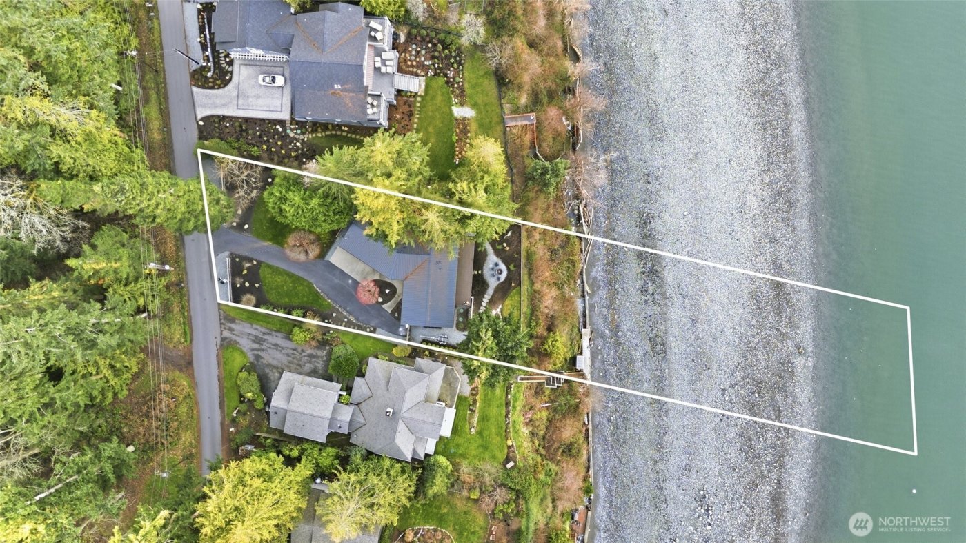 1067 Cavalero Road , Camano Island, WA 98282